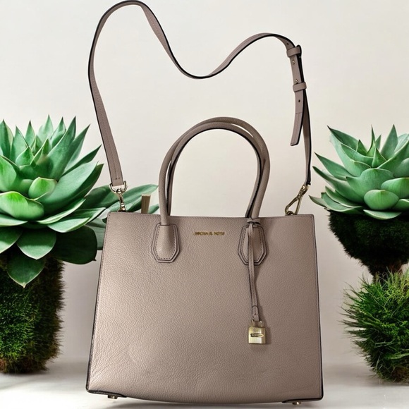 Michael Kors Handbags - Michael Kors Tan Structured Leather Tote